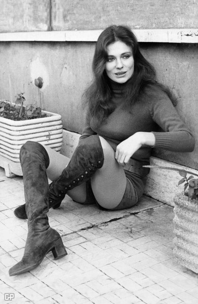 shorts overknee boots 1970