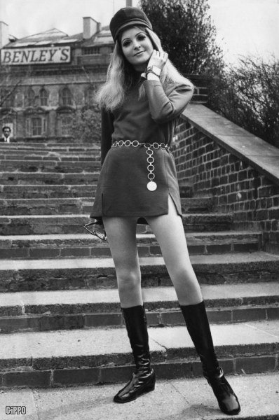british girl micro-dress 1967
